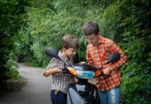 Czy motocykliści zakładają linkę na szyję?