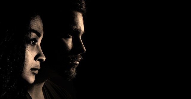 Jak wyznaczyć kierunek za pomocą kompasu? Jak wyznaczyć kierunek za pomocą kompasu?